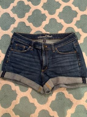 Universal Thread Medium Blue Denim Jeans with Contrast Stitching